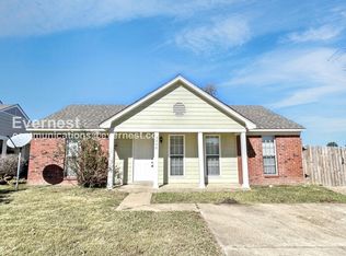 3400 Laurelwood Dr, Horn Lake, MS 38637