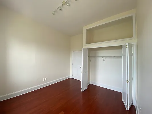 Rented by Compass | media 19