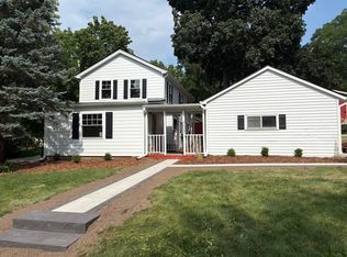 708 Lake St, Delafield, WI 53018