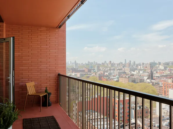 2035 5th Avenue image 4 of 14