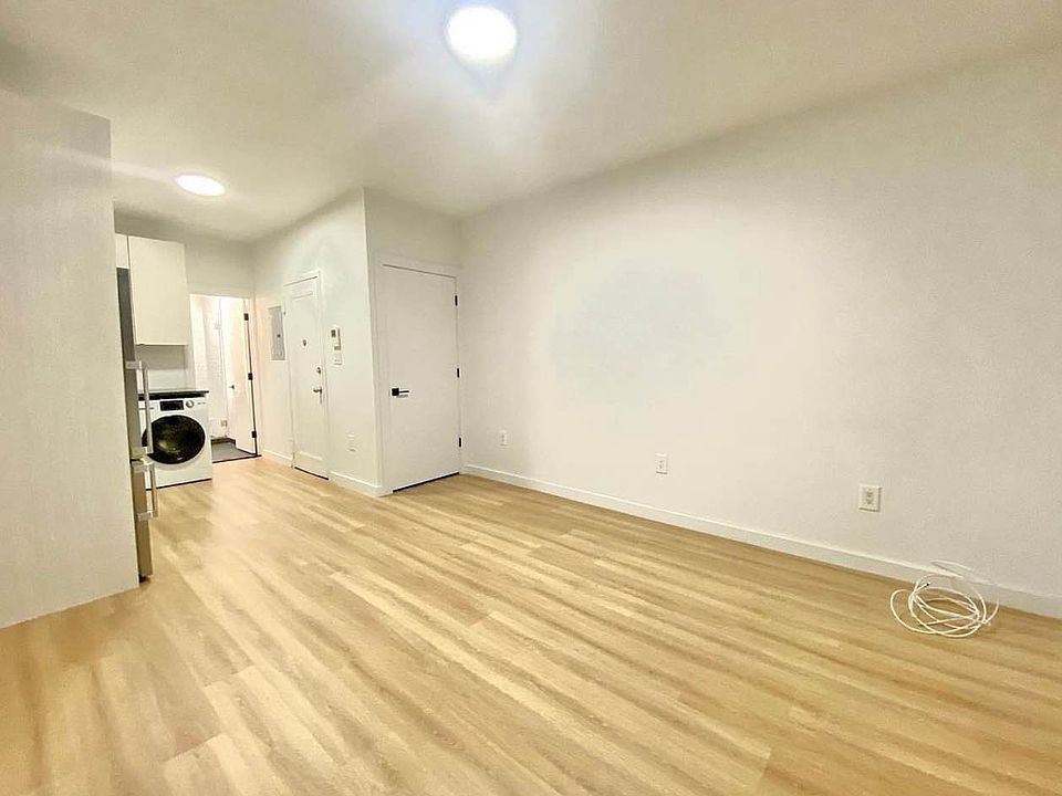 2nd image of 446 W 55th St #2N