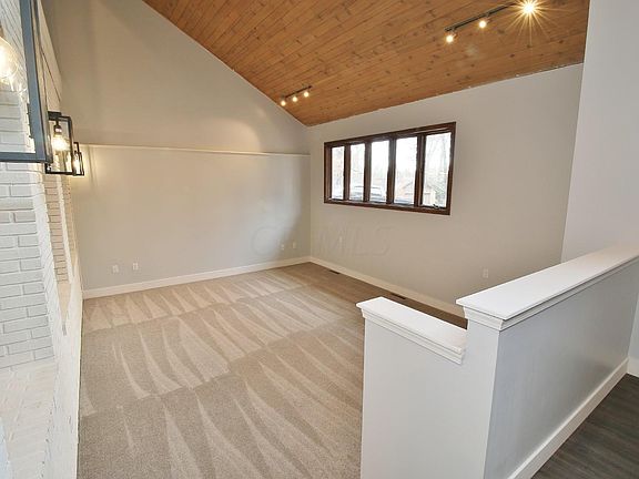 3rd image of 998 Eastward Cir