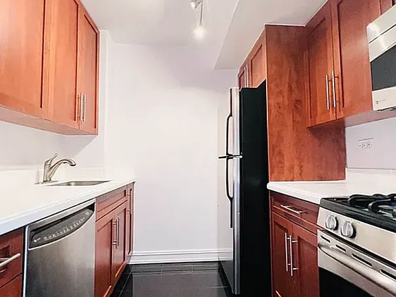 5th image of 888 8th Ave APT 20K