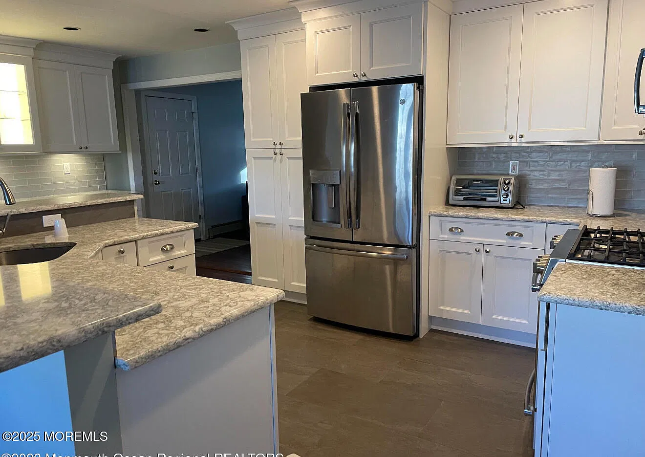 3 bed, 1593 sqft, $2,400 — Photo 2