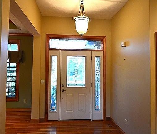 2nd image of 2761 Meadowpoint Dr