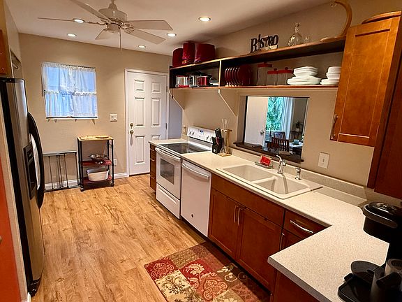 2nd image of 529 Ekahi Way