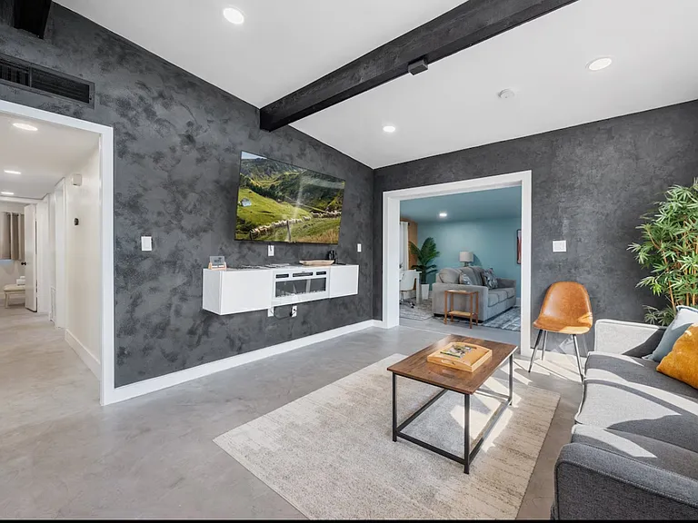 320 Belair Ave — Photo 4
