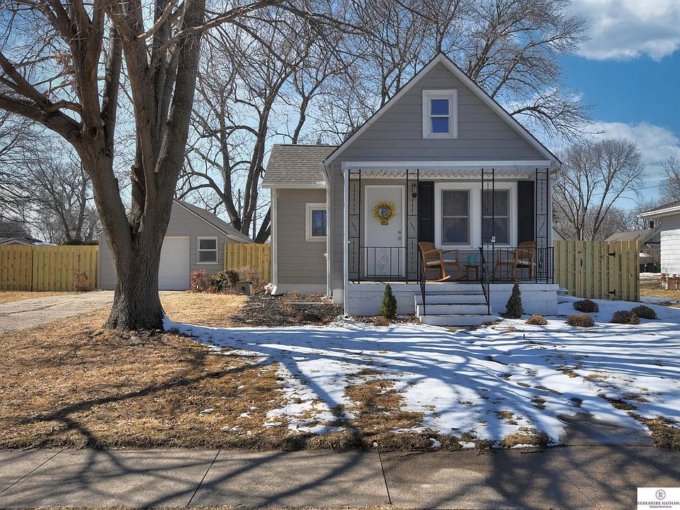 1st image of 235 S McKenna Ave