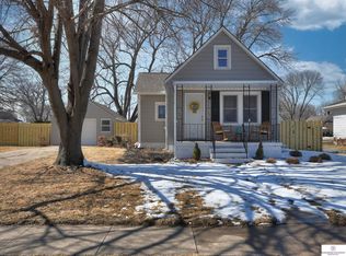235 S McKenna Ave, Gretna, NE 68028