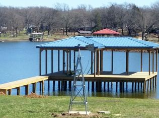 7202 Circle Dr, Bonham, TX 75418