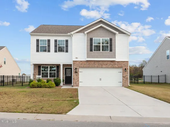 4437 Marthas Village Lane, Ayden, NC 28513