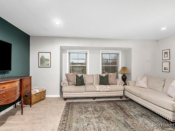 5th image of 5851 Appleview St SE
