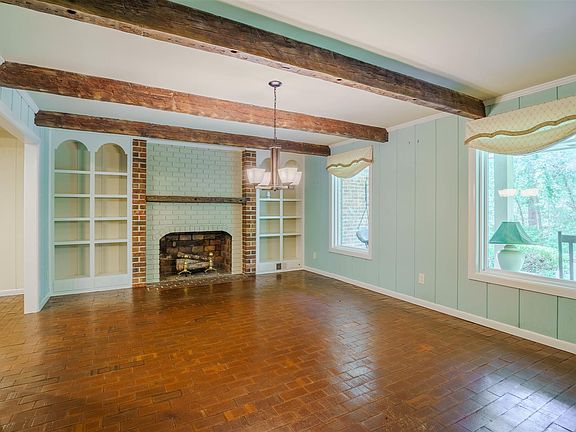 4th image of 221 Lincreek Dr