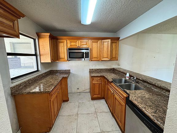 5th image of 1453 Lake Crystal Drive #H