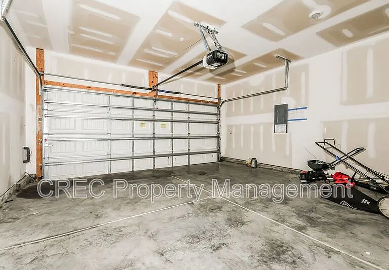 928 Woodside Creek Ln — Photo 15