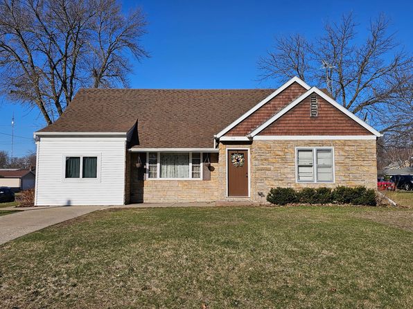 710 S Cherry St, Lamberton, MN 56152