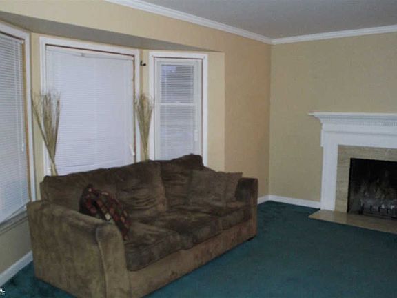 3rd image of 10424 E Outer Dr
