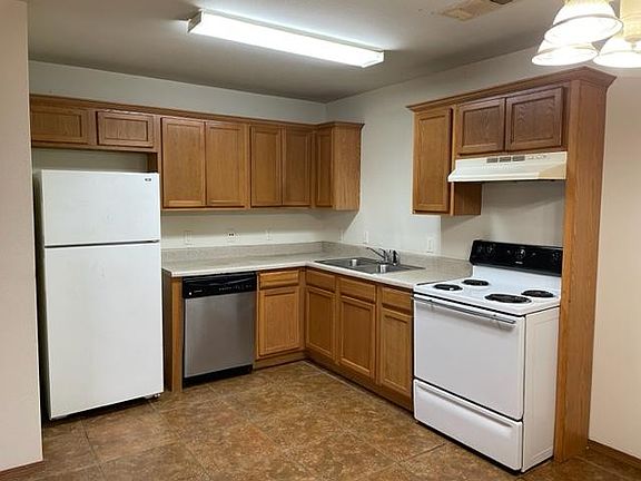 2nd image of 210 E Marietta Ct