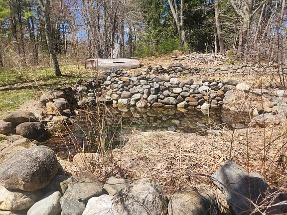 2nd image of 1257 N Pond Road