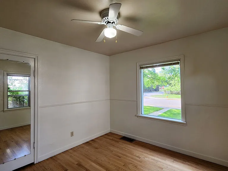 540 Beverly Ave — Photo 9