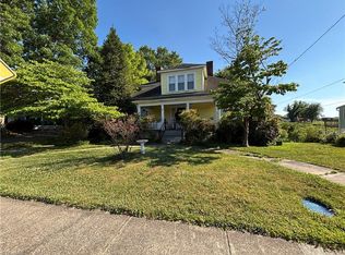 215 Orchard St, Mount Airy, NC 27030