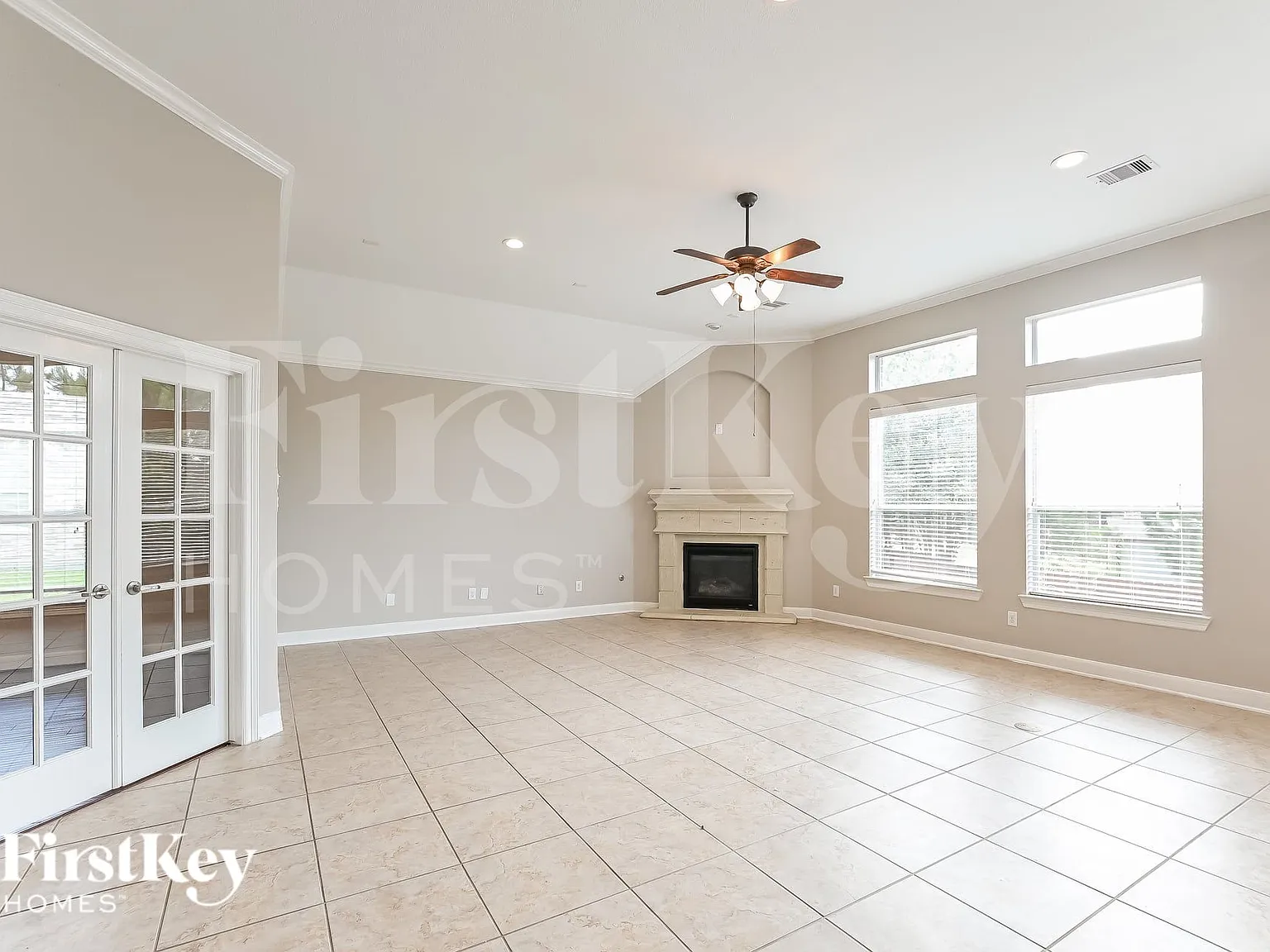 4 bed, 2.5 bath, 2984 sqft, $2,575 — Photo 3