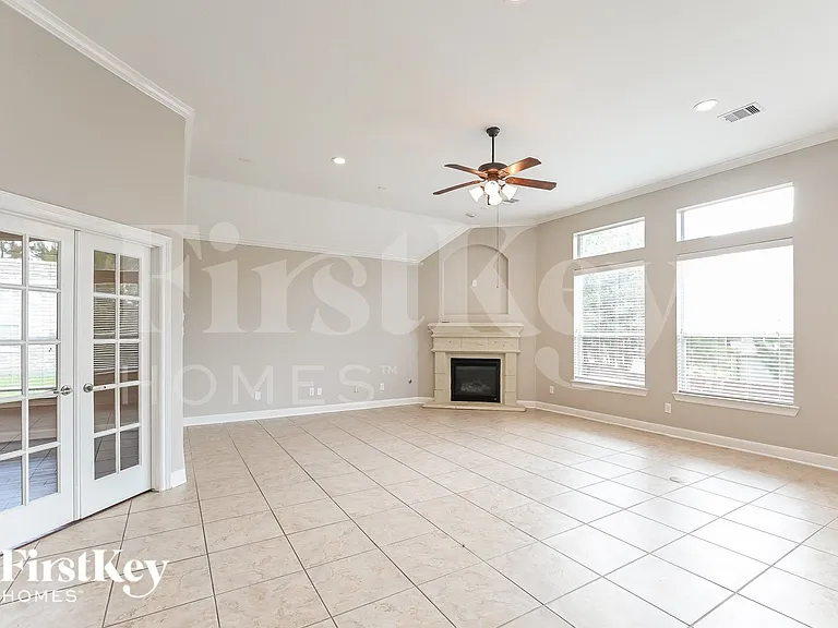 1934 Graystone Hills Dr — Photo 3