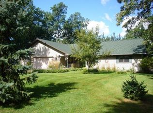 1841 Crown Dr, Oshkosh, WI 54904