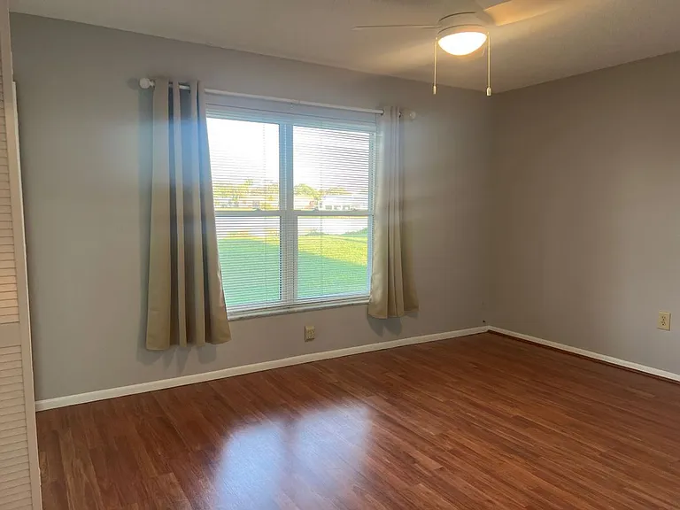 1240 Lucaya Ave — Photo 17