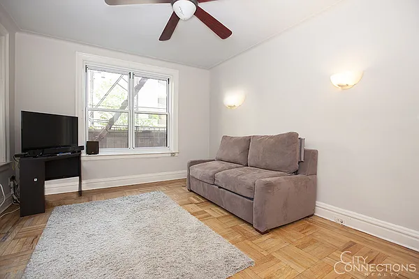 Rented by City Connections Realty | media 18