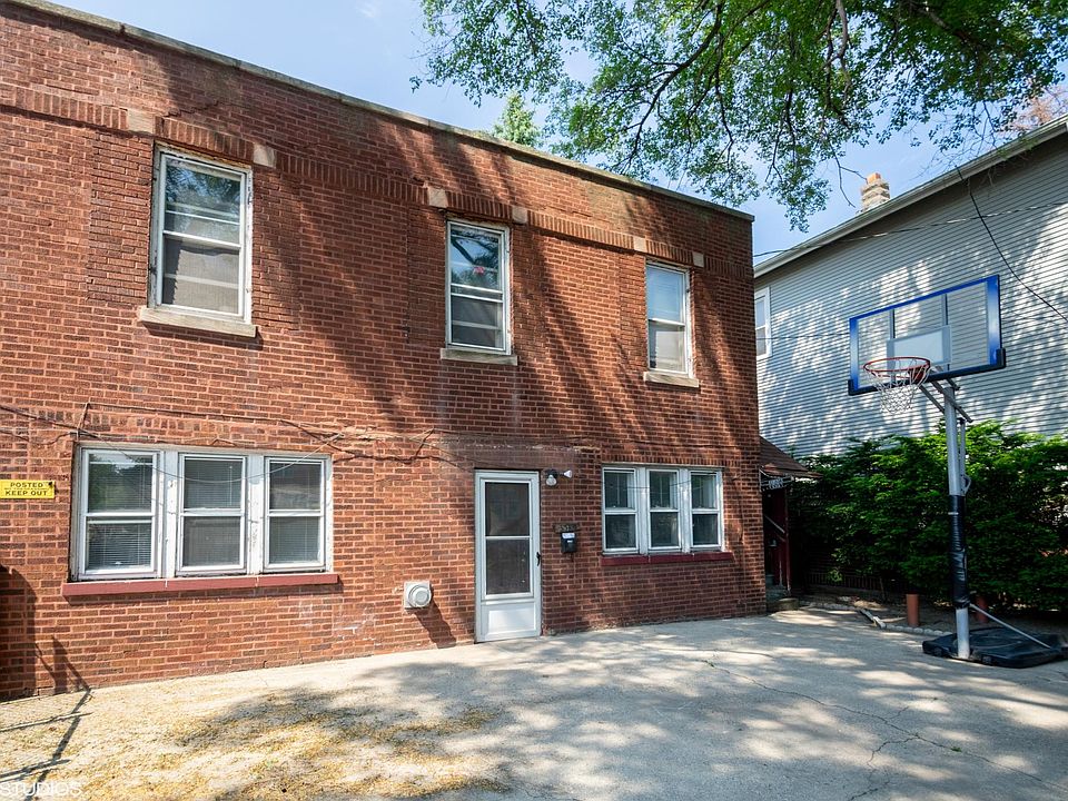 1st image of 5316 N Bowmanville Ave #1R