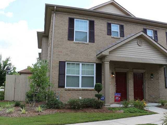 1st image of 534 Hadleybrook Dr #108