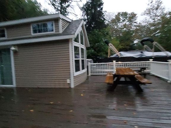 5th image of 295-295 296 297 Huron Lane Gln #1