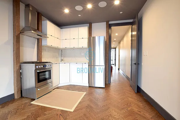 Rented by null | media 25