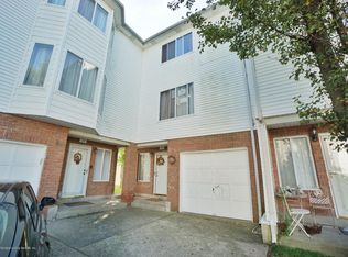 71 Amanda Ct, Staten Island, NY 10312
