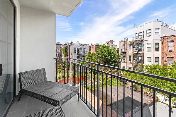 Rented by SERHANT. | media 1