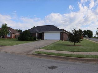 626 Sun Cir, Lowell, AR 72745