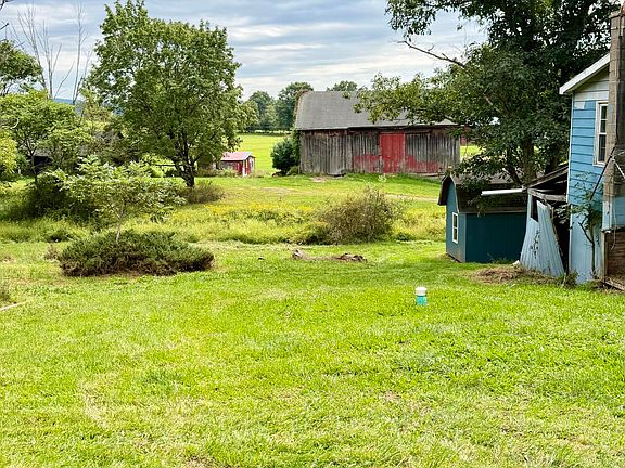 4th image of 597 Lily Lake Rd