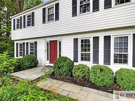 2nd image of 9 Wynnewood Dr