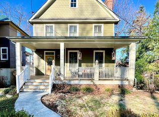 220 N Market St, Staunton, VA 24401