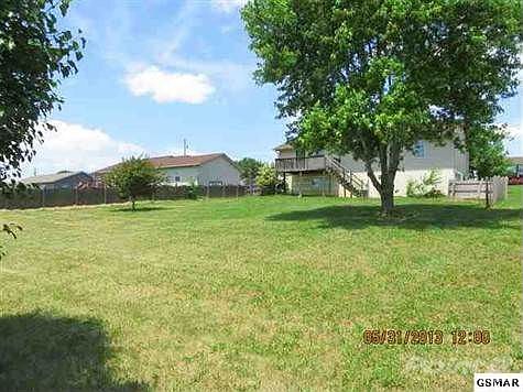 4th image of 332 Saint Edward Dr