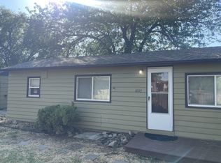 105 1/2 John St, Talent, OR 97540