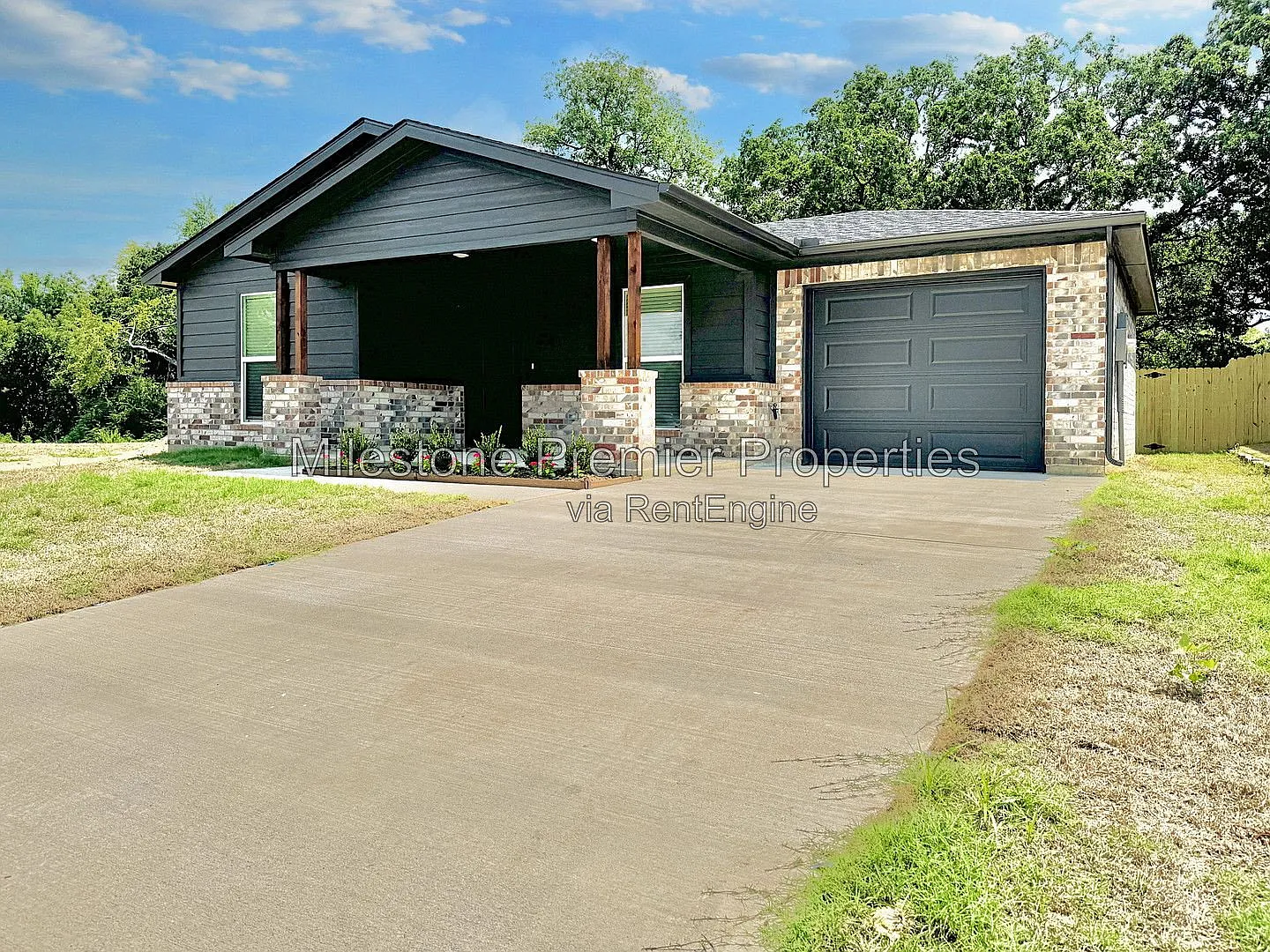 3 bed, 2.0 bath, 1248 sqft, $1,800 — Photo 3