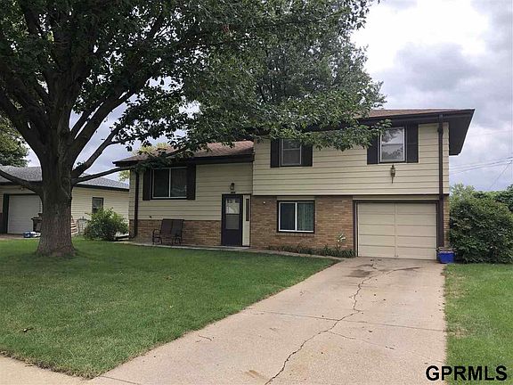 2nd image of 2905 Irene St