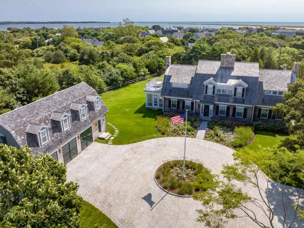 24 Katama Bay View Rd, Edgartown, MA 02539