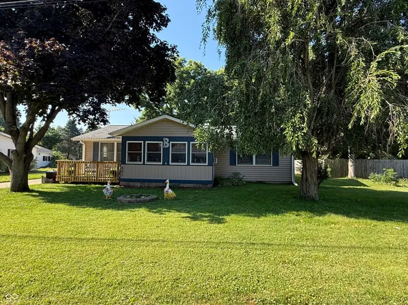601 7th St, Crawfordsville, IN 47933