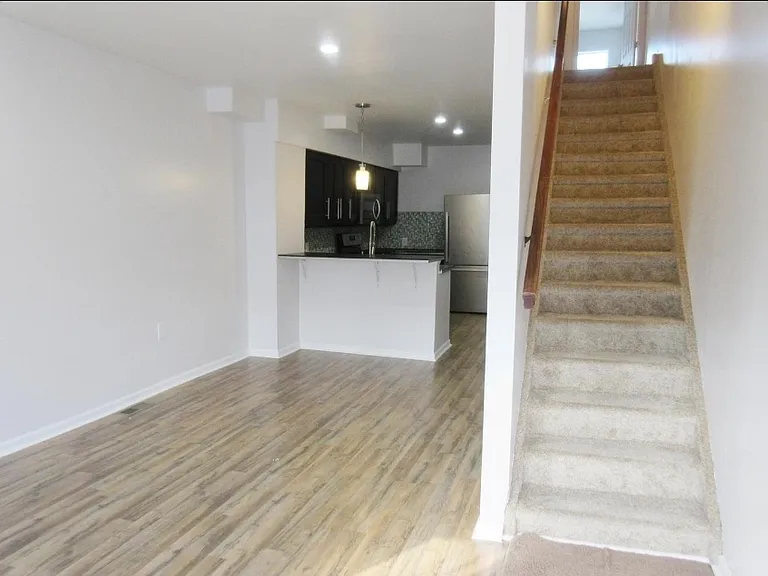4628 Melrose St — Photo 10