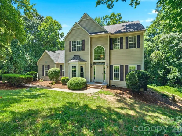 137 Purple Finch Ln, Mooresville, NC 28117