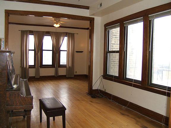 2nd image of 2225 W Chicago Ave #2
