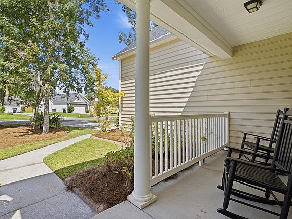 3rd image of 457 Blue Dragonfly Dr